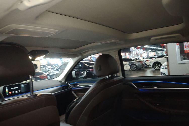 宝马5系 2018款 530Li 领先型 豪华套装局部细节22