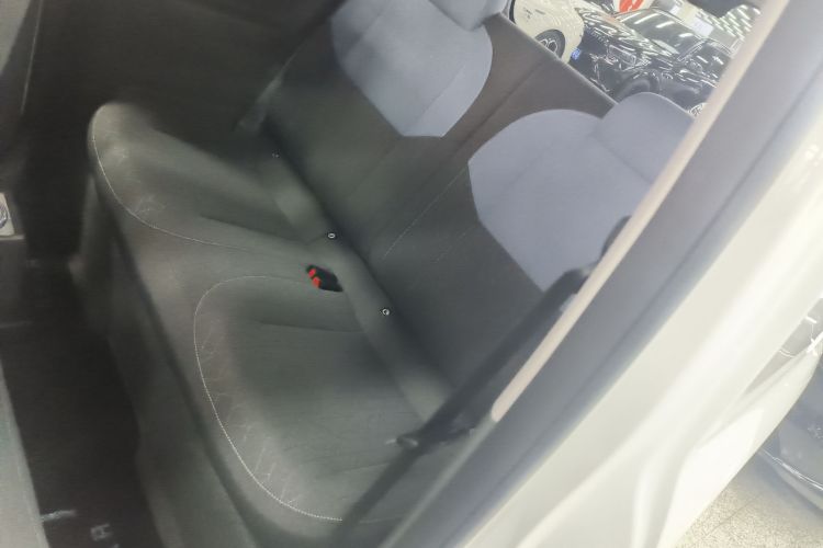 吉利银河 2023款 熊猫mini 200km 耐力熊中控内饰21