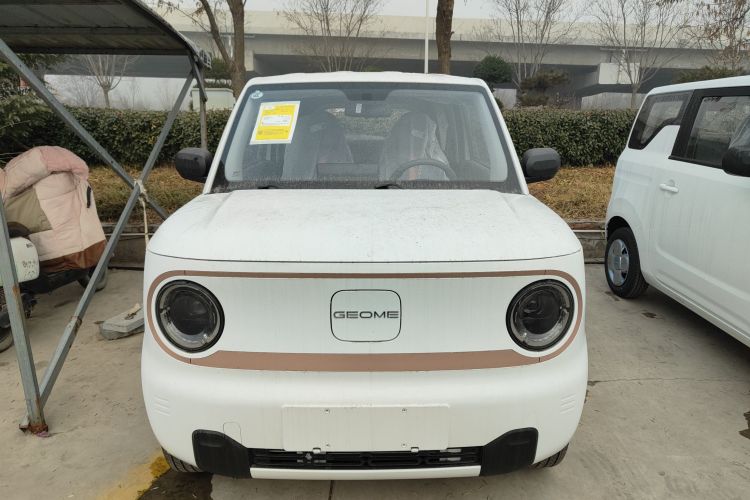 吉利银河 2024款 熊猫mini 200km 耐力熊车身外观2