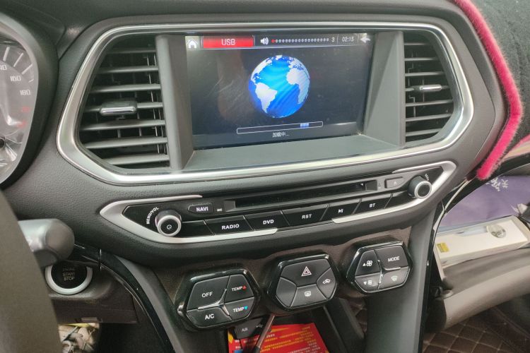 广汽传祺 传祺GS4 2015款 200T G-DCT精英版中控内饰16