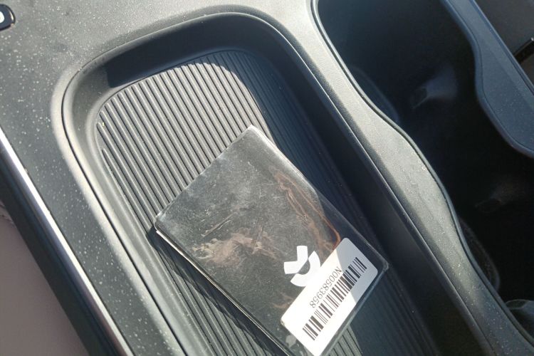 蔚来ET5 2022款 75kWh中控内饰7001