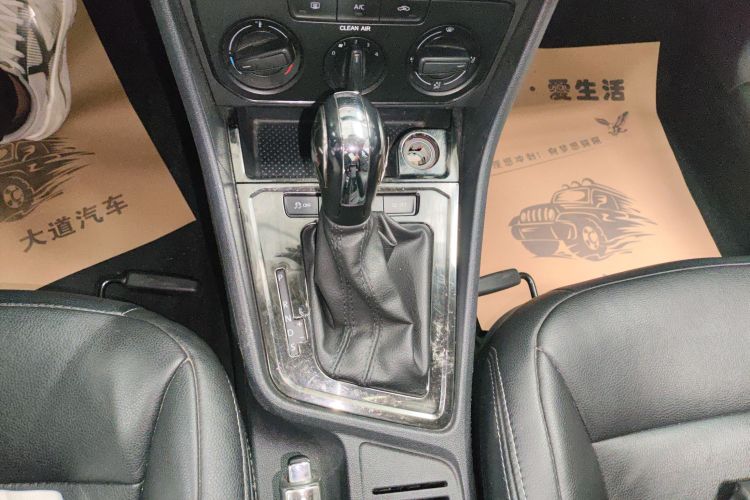 大众 朗逸 2017款 1.6L 自动风尚版中控内饰18