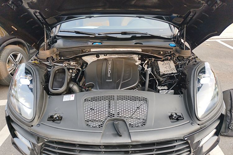 保时捷 2018款 Macan 2.0T机舱底盘24