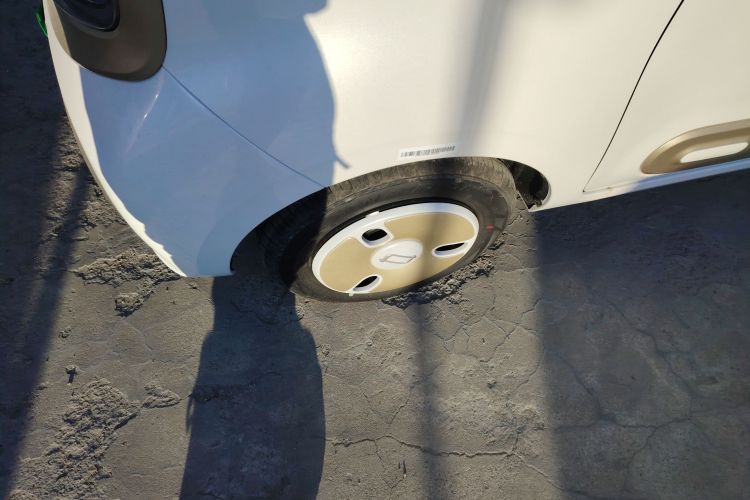 奔腾小马 2026款 222km 萌趣马车身外观6007