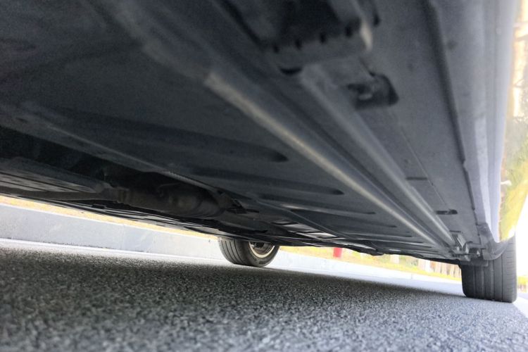 奔驰E级 2021款 改款 E 300 L 时尚型局部细节9004