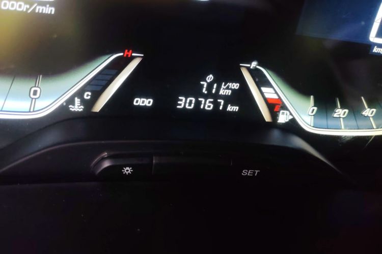 宝骏360 2018款 1.5L 手动精英型 国V中控内饰15