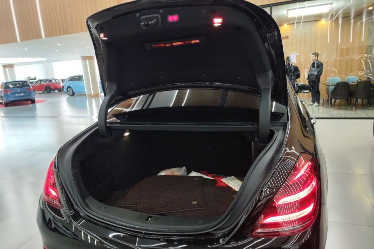 奔驰S级 2020款 S 350 L 尊享型 臻藏版机舱底盘23