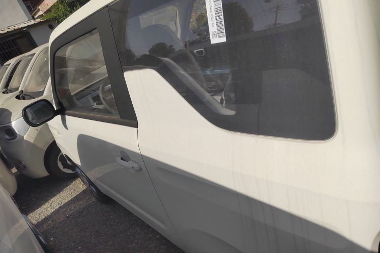 吉利银河 2024款 熊猫mini 200km 耐力熊车身外观4