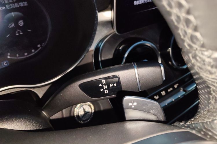 奔驰C级 2021款 C 260 L 运动版中控内饰18