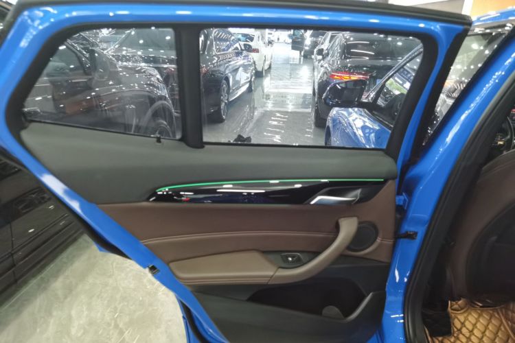 宝马X2 2020款 sDrive25i 领先型M运动套装中控内饰49