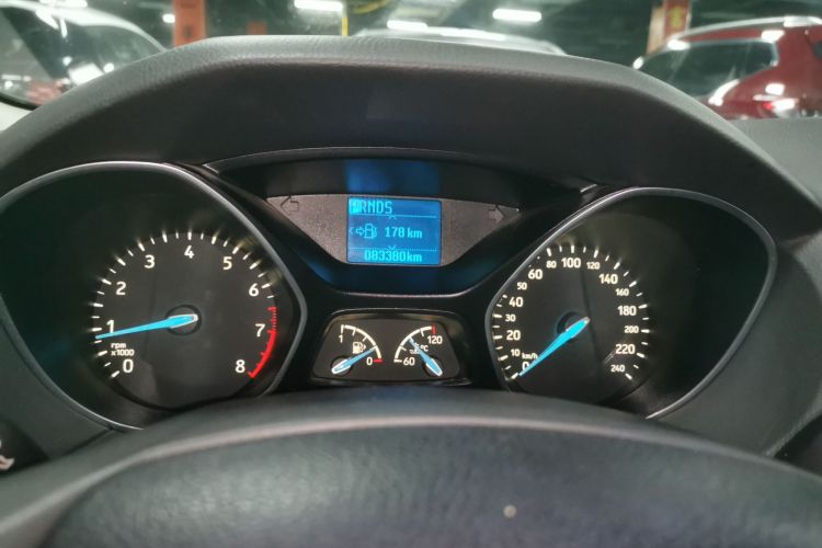 福特 福克斯 2015款 三厢 EcoBoost 125 自动超能风尚型局部细节14