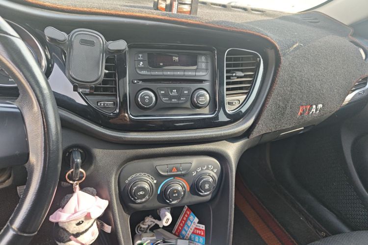 菲亚特 菲翔 2014款 1.4T 手动劲享版中控内饰16