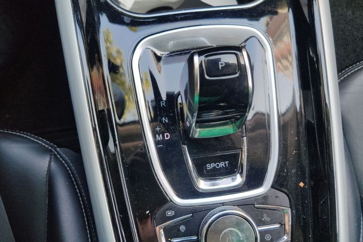 星途凌云 2019款 1.6T 两驱星曜版中控内饰18