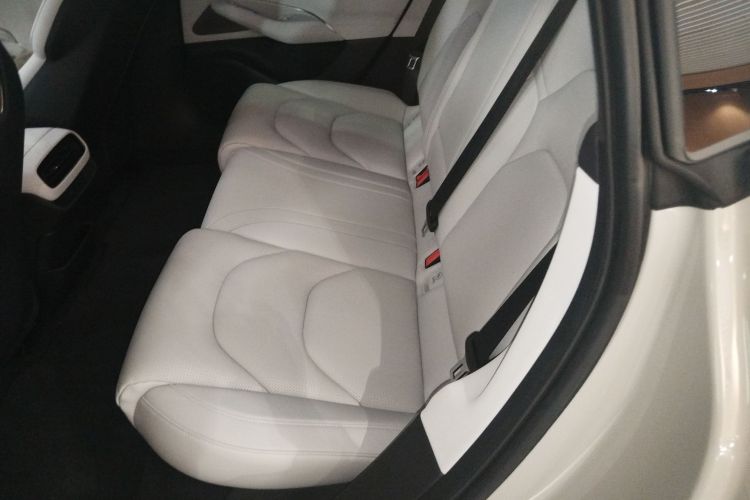 小米汽车 小米SU7 2024款 四驱超长续航高阶智驾Max版中控内饰7004