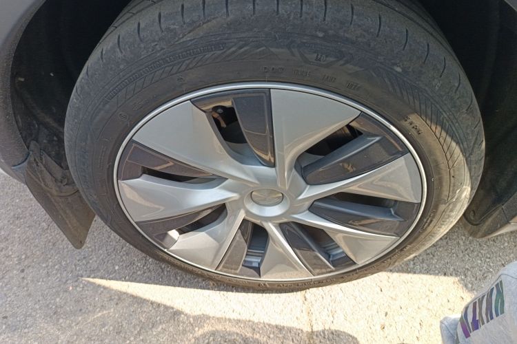 特斯拉 Model Y 2021款 改款二 长续航全轮驱动版车身外观6008