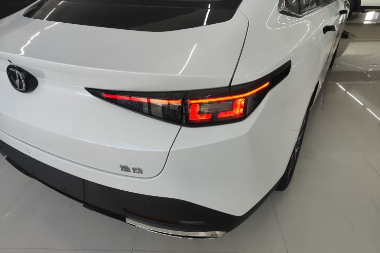 长安 逸动 2024款 1.5T GDI自动 旗舰型车身外观9