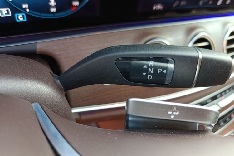 奔驰E级 2023款 E 300 L 时尚型中控内饰18