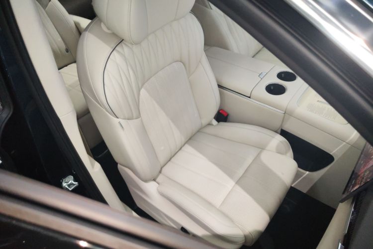 岚图汽车 岚图梦想家 2025款 PHEV 四驱旗舰鲲鹏版局部细节41