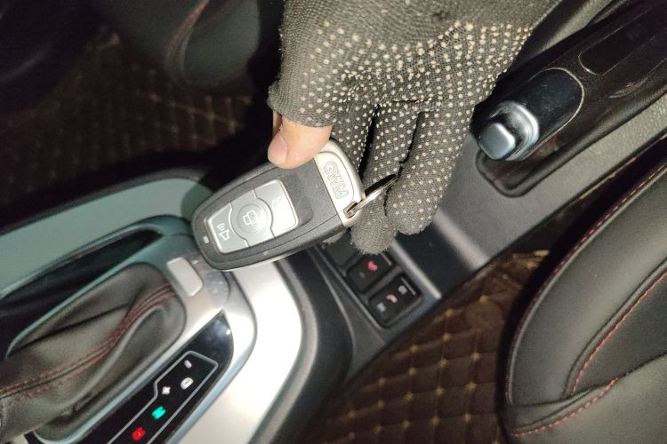 哈弗H6 2015款 运动版 1.5T 自动两驱豪华型中控内饰11