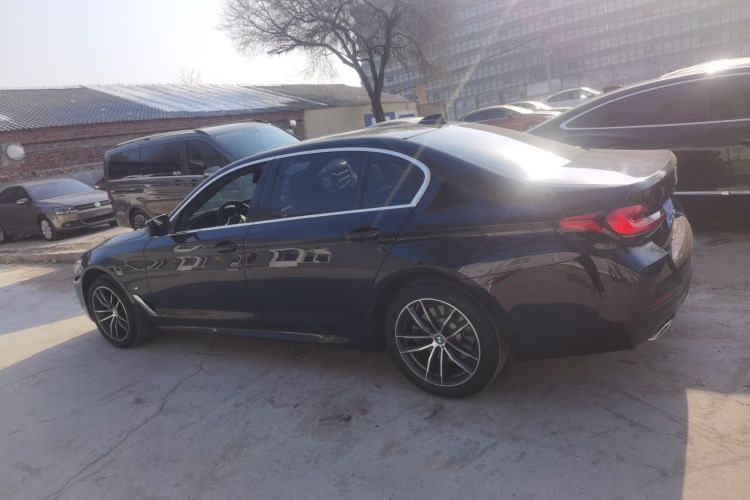 宝马5系 2022款 改款二 525Li M运动套装车身外观4