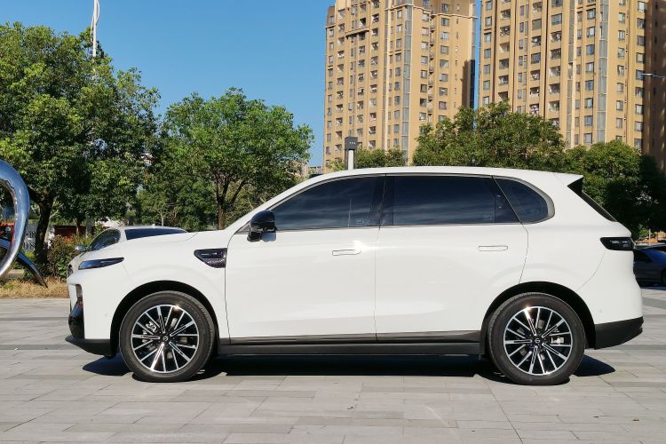 零跑汽车 零跑B10 2025款 510激光雷达版车身外观4