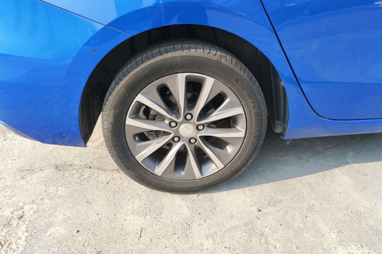 别克GL6 2018款 18T 6座尊贵型车身外观6008