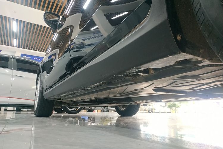 奔驰GLC 2020款 GLC 260 L 4MATIC 动感型局部细节9002