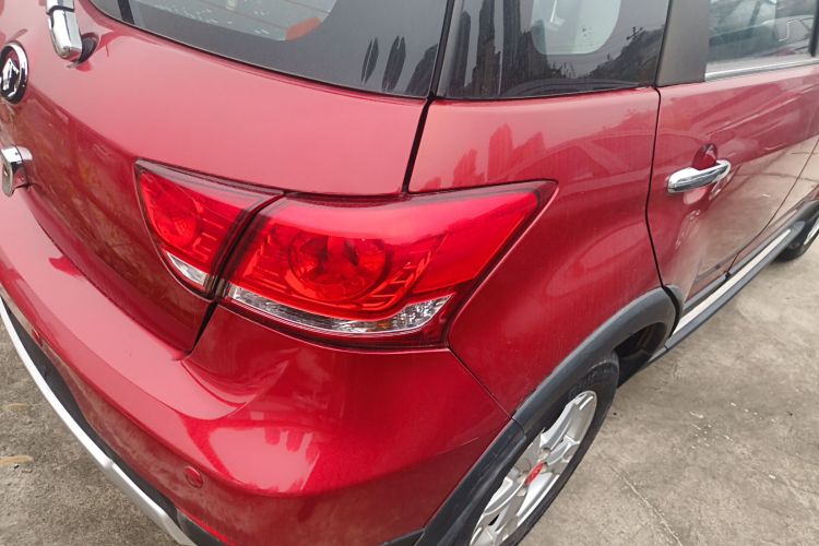 长城M4 2014款 1.5L 手动舒适型车身外观9