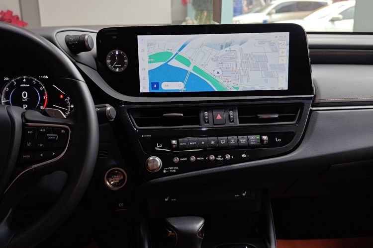 雷克萨斯ES 2023款 260 卓越版中控内饰16