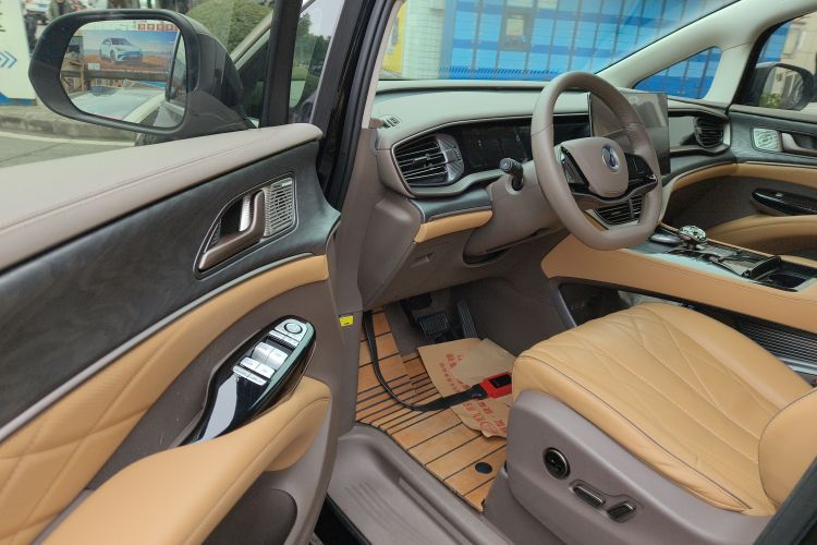 腾势D9 2022款 DM-i 1040 尊贵型中控内饰20