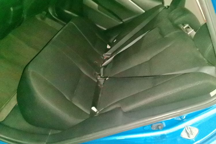 丰田 雷凌 2017款 改款 185T CVT精英版 国V中控内饰21