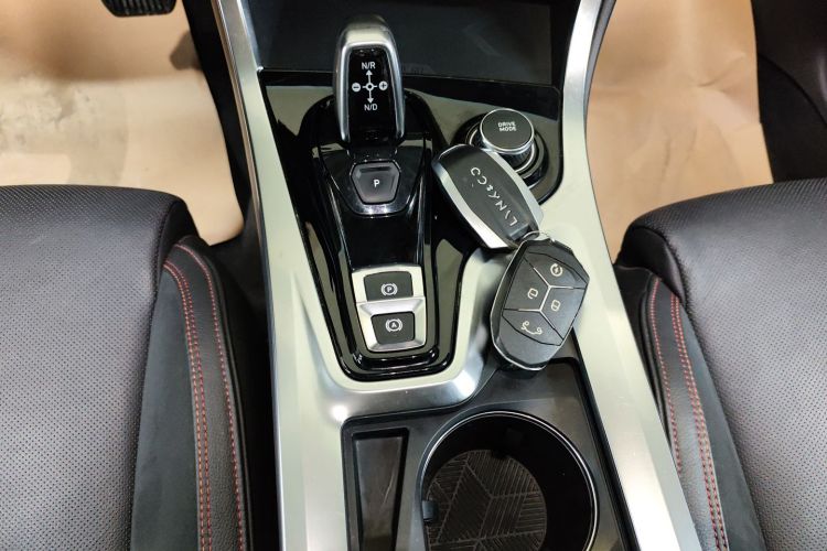 领克01 2017款 2.0T 四驱劲Pro版中控内饰18