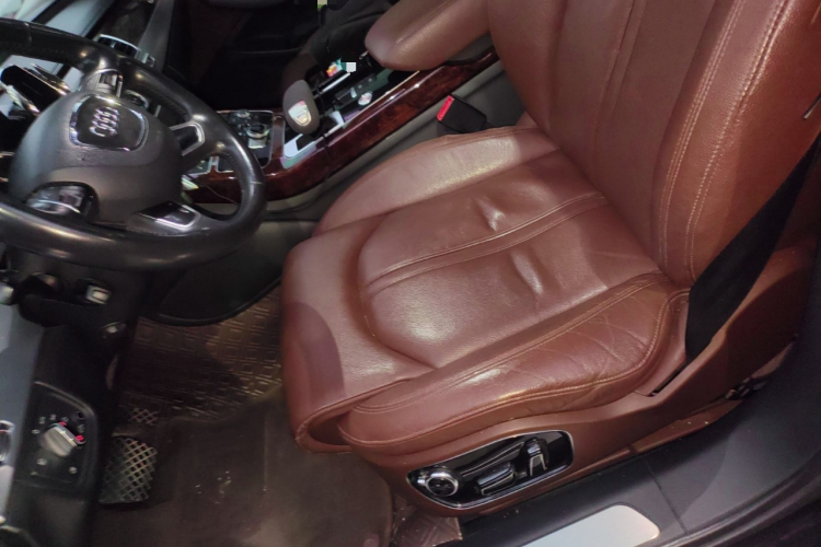 奥迪A8 2013款 A8L 45 TFSI quattro舒适型局部细节19