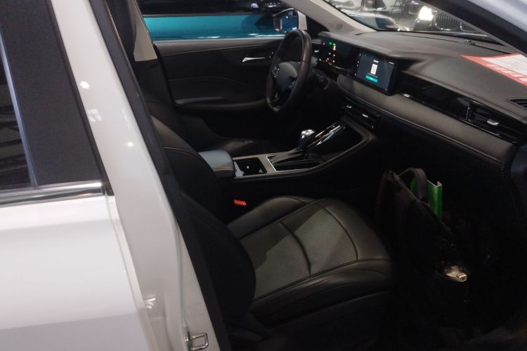 荣威i5 2023款 1.5L CVT尊荣版局部细节41