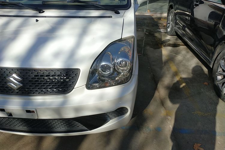 铃木 北斗星 2013款 创业版 1.0L 手动经济型局部细节36