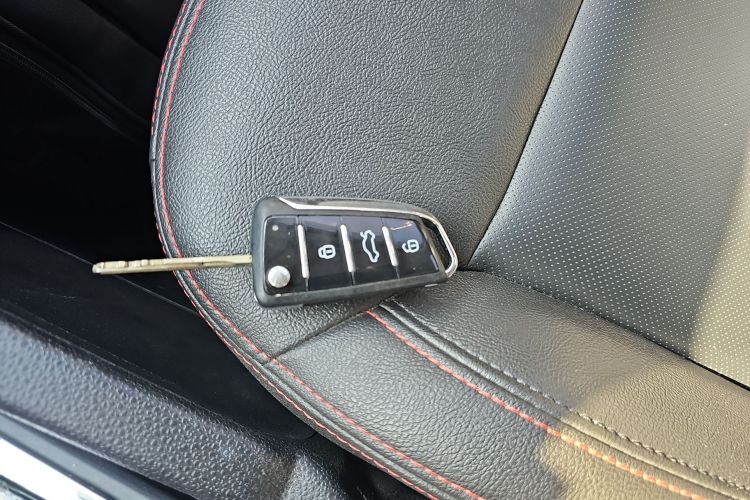 江汽集团 瑞风S3 2016款 1.5L CVT豪华智能型中控内饰11