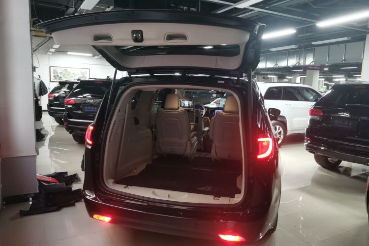 克莱斯勒 大捷龙(进口) 2017款 3.6L 尊享版机舱底盘23