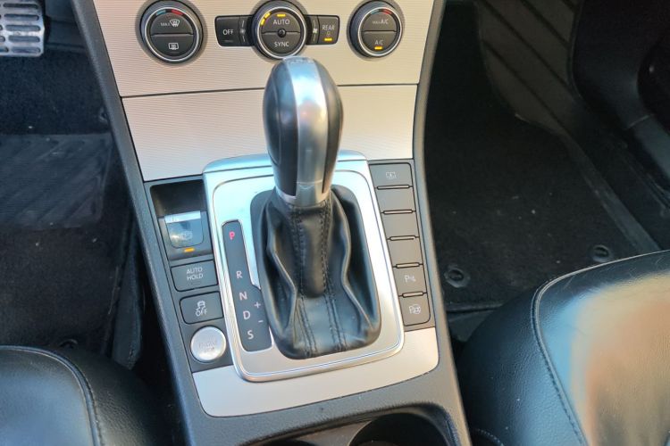 大众 迈腾 2015款 2.0TSI 尊贵型中控内饰18