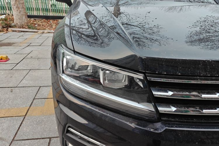 大众 途观L 2018款 330TSI 自动两驱豪华版车身外观8