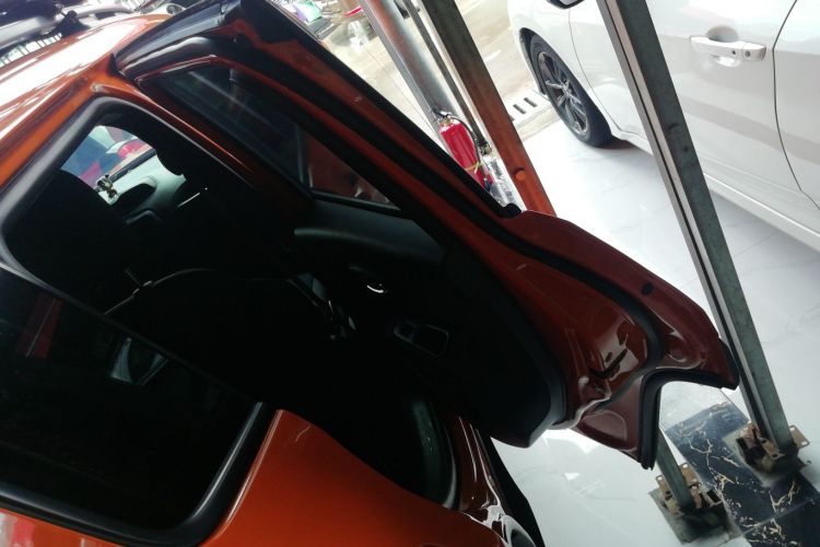 Jeep 自由侠 2018款 互联大屏版 180T 自动高能版中控内饰7006