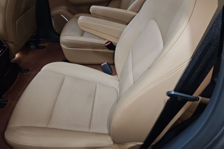 理想汽车 理想ONE 2021款 增程6座版中控内饰21