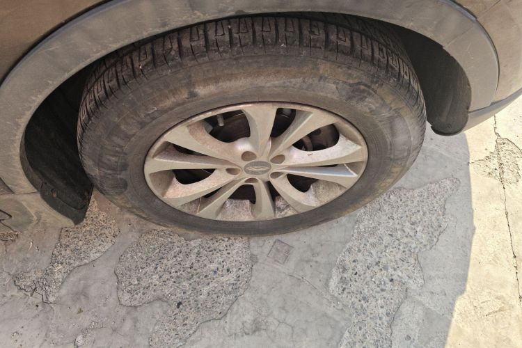 奇瑞 瑞虎5 2014款 2.0L 手动家悦版车身外观10