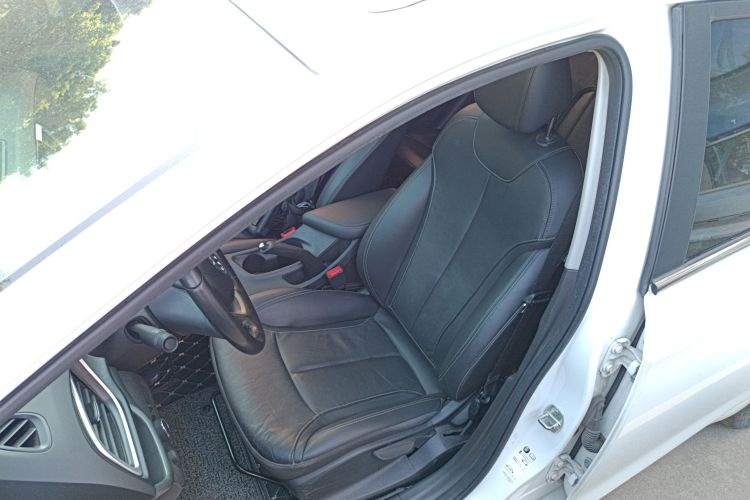 别克 阅朗 2018款 18T 自动精英型局部细节19