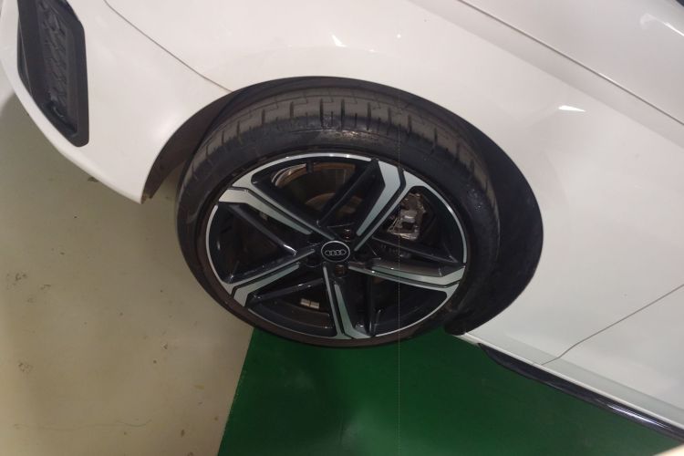 奥迪A4L 2024款 40 TFSI 豪华动感型车身外观6007