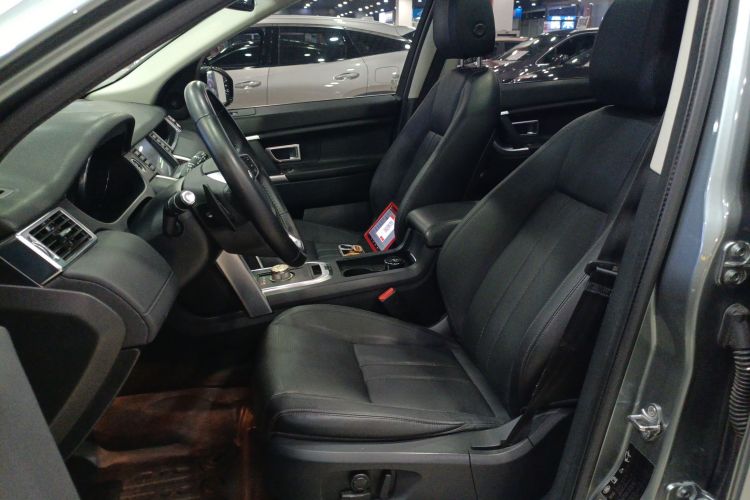 路虎 发现神行 2016款 2.0T SE中控内饰19