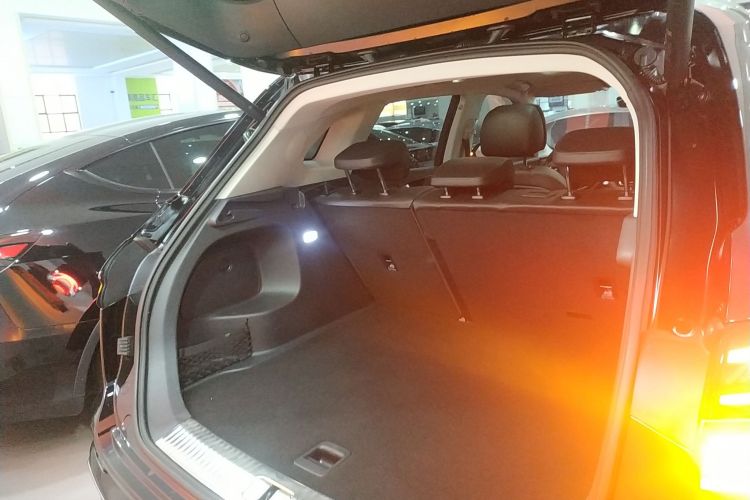 红旗HS5 2023款 2.0T 旗享Pro版机舱底盘23