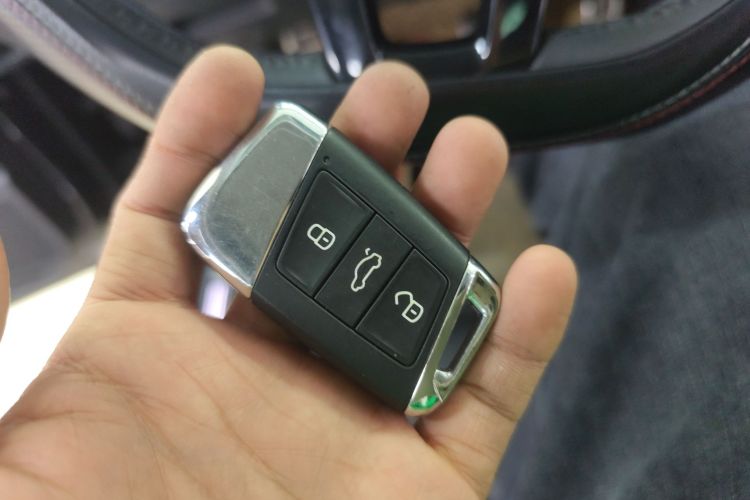 大众 迈腾GTE插电混动 2020款 GTE 豪华型中控内饰11