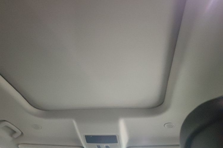 路虎卫士 2023款 改款 110 3.0T P400 暗黑特别版局部细节22