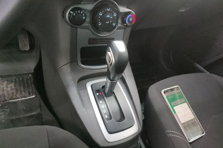 福特 嘉年华 2013款 两厢 1.5L 自动时尚型局部细节18