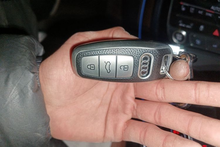 奥迪Q7 2023款 55 TFSI quattro S line运动型中控内饰11